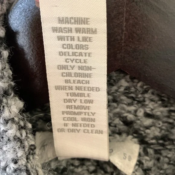 TWEEDS wool blend high neck bell sleeve 3 button sweater black gray SZ S cropped - Picture 7 of 7